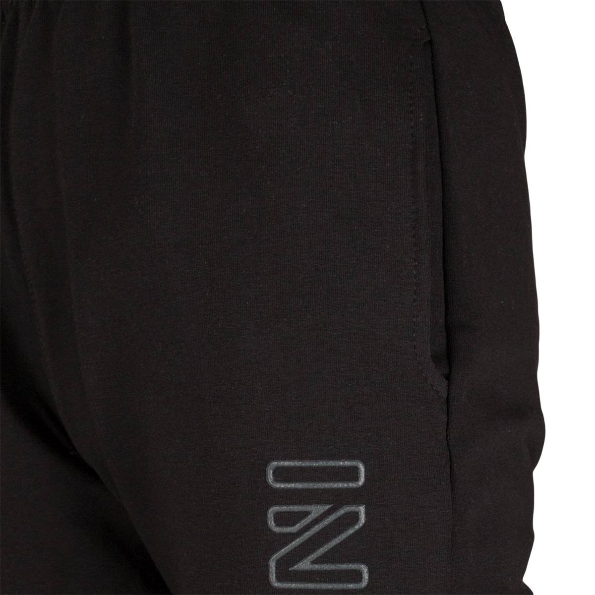 Spodnie dresowe dla chłopca, kolor czarny, aplikacja na nogawce INVASION, Tup Tup