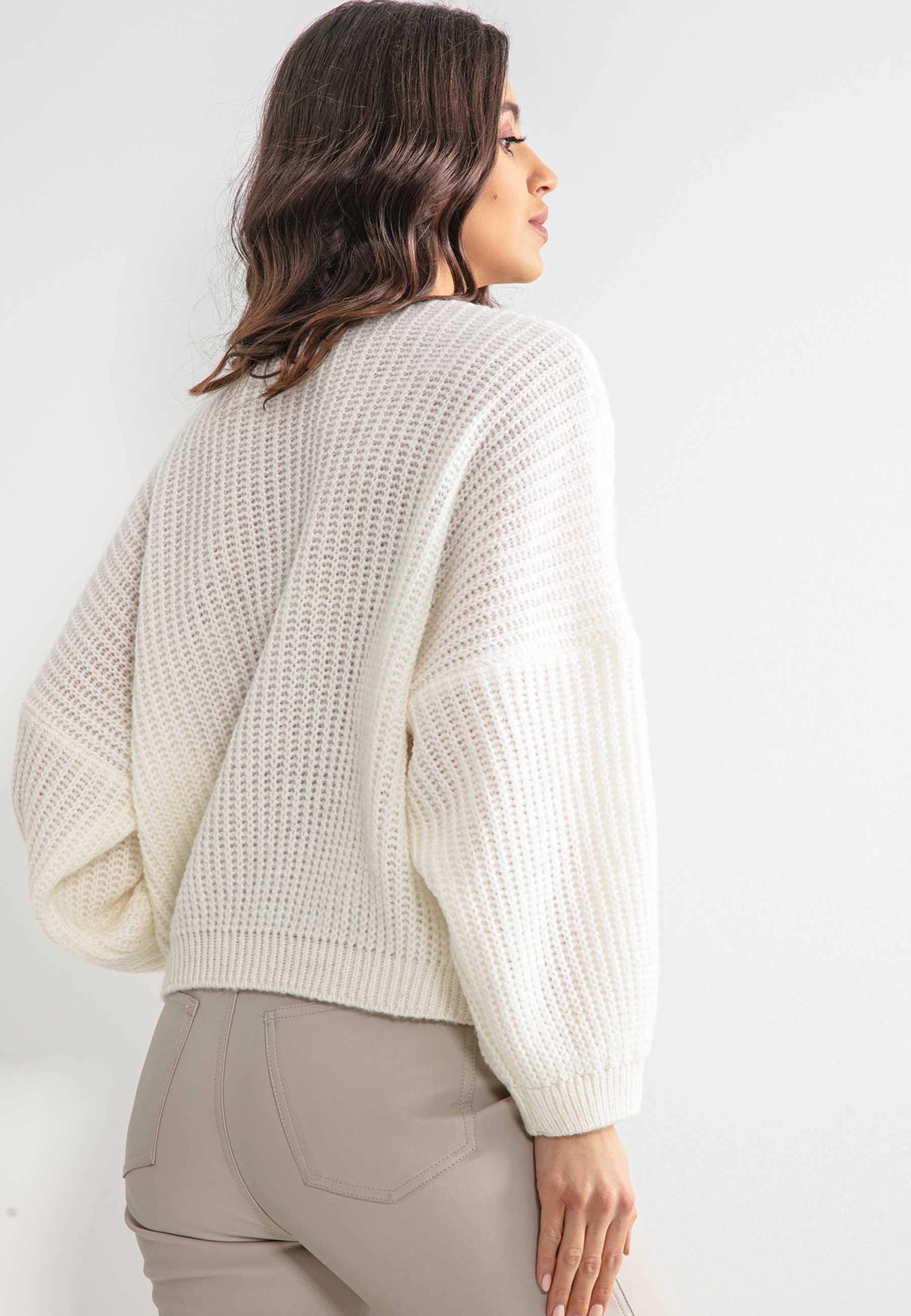 Zapinany sweter oversize ecru